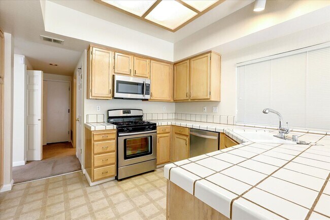 Building Photo - Seven Springs Home