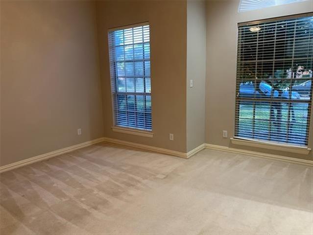 Building Photo - 619 Sunningdale
