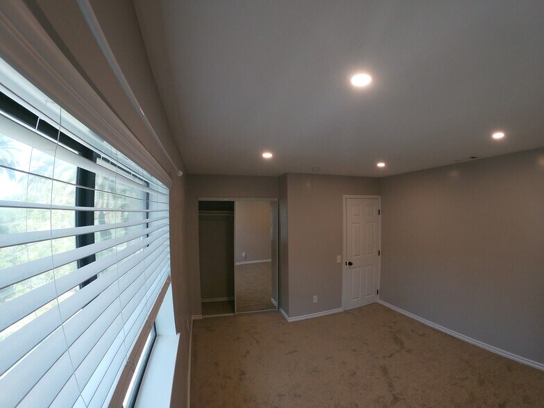 Bedroom 2 - 17350 Pinnell St