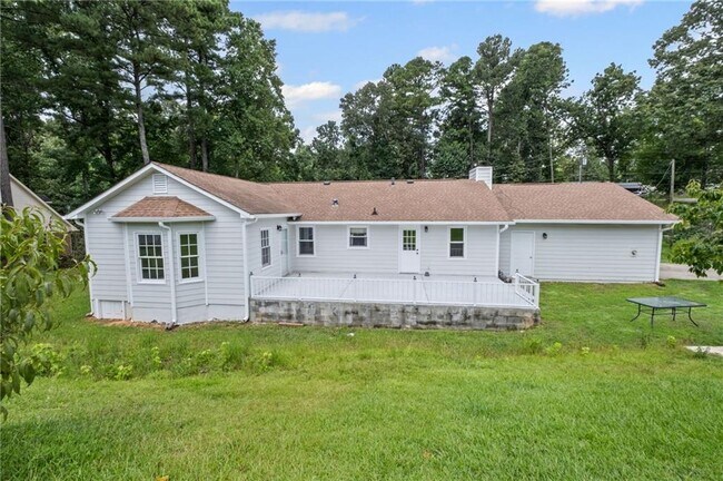 Building Photo - 3535 Stonewall Dr NW