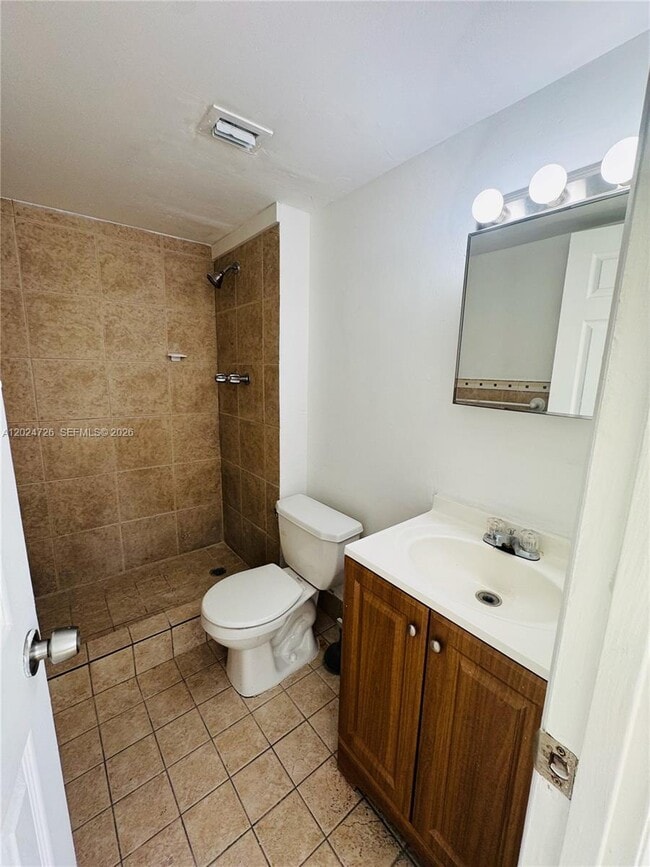 Building Photo - 486 NW 165th St