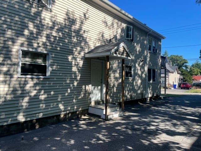 Side view of building - 34 Pine St