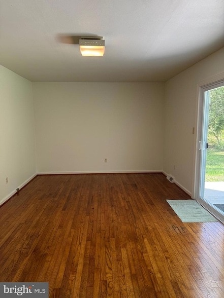 Building Photo - 6025 Honey Hollow Rd