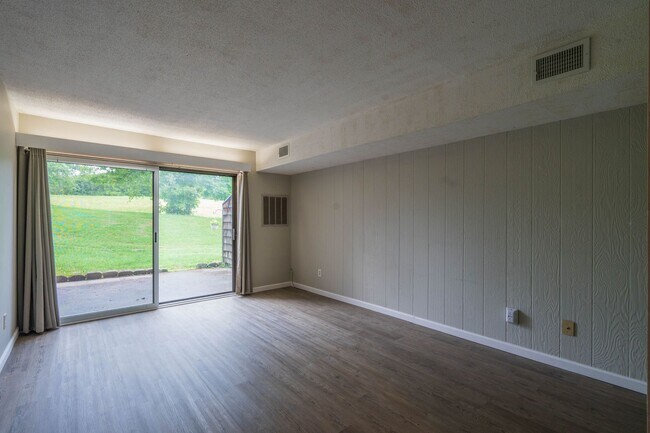 Building Photo - 115 Beechnut St