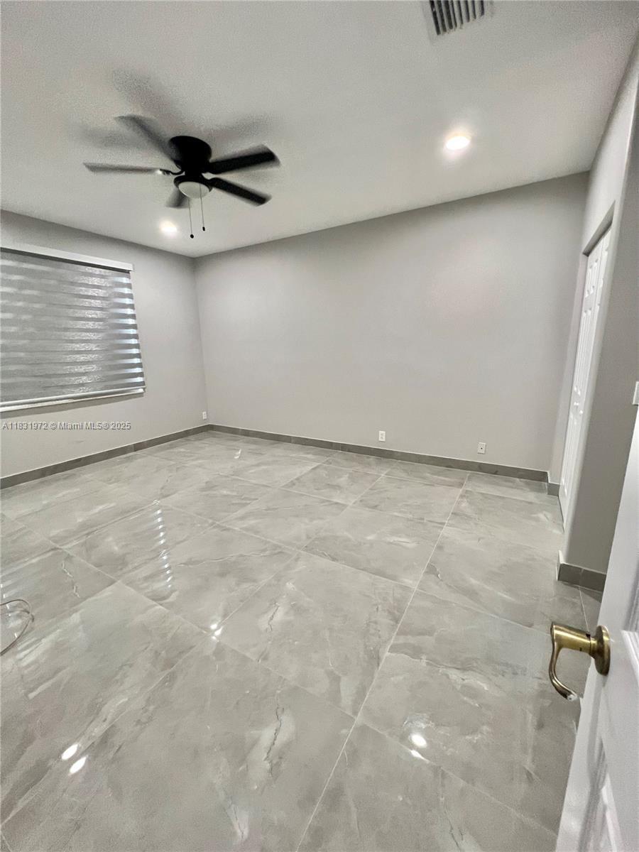Building Photo - 3810 SW 51st St