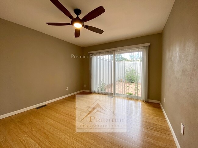 Building Photo - 790 San Bruno Pl