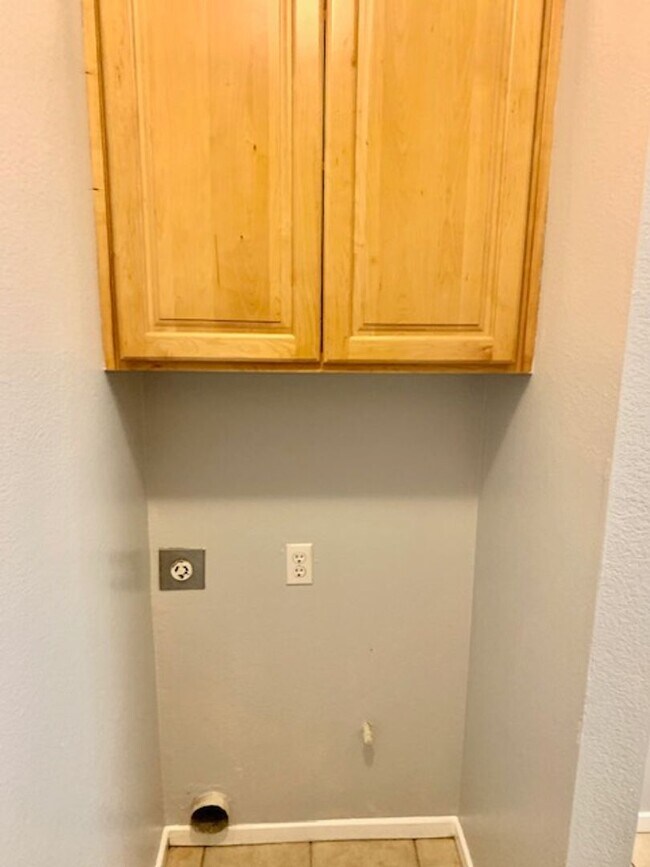Building Photo - Great 1 bed 1 bath Condo in Pittsburg -- COMING SOON !!!