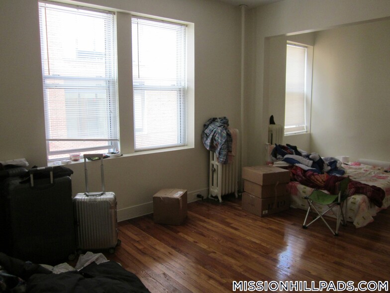 Primary Photo - 49 Worthington St