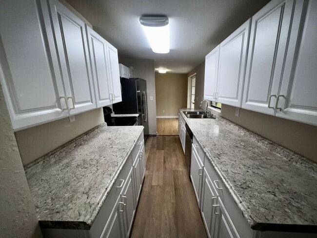 Building Photo - Remodeled 4 Bedroom 2 Bath Home Minutes from Sanford international Airport!