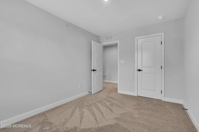 Building Photo - 9 Foxwood Dr