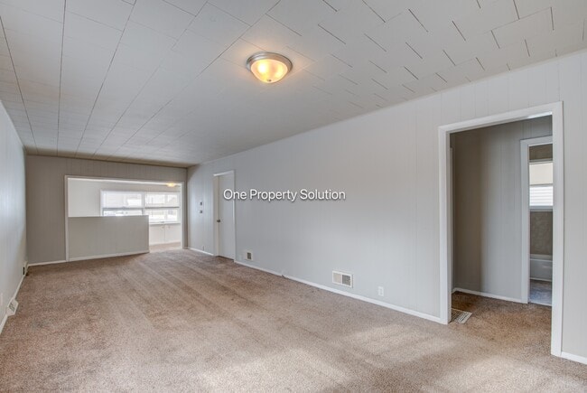 Building Photo - 7005 Broadway