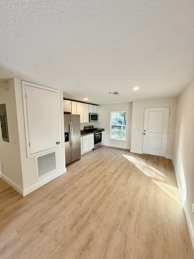 Building Photo - 505 N 27th St