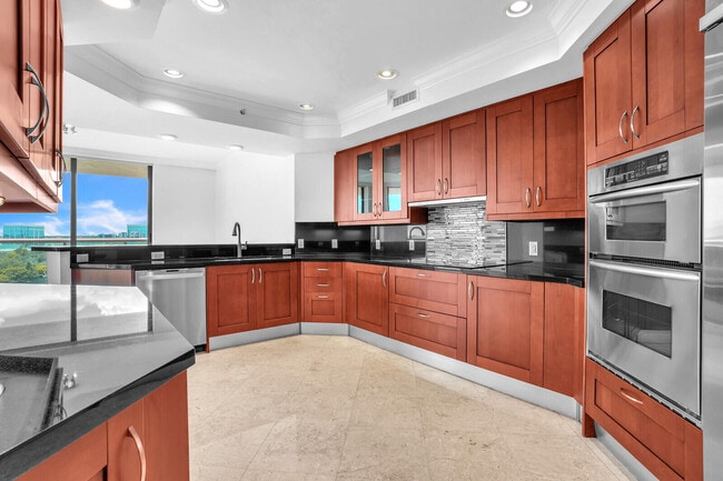Building Photo - 3630 Gardens 901c Pky