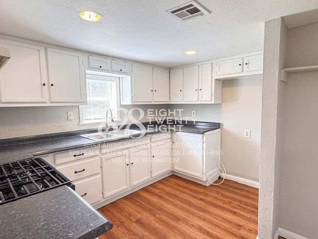 Building Photo - 2 Bed/1 Bath Single Family Home Available NOW in Del City!