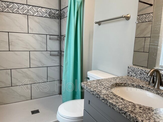 Building Photo - 816 Mullen Rd