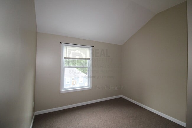 Building Photo - 4 Bicknell St