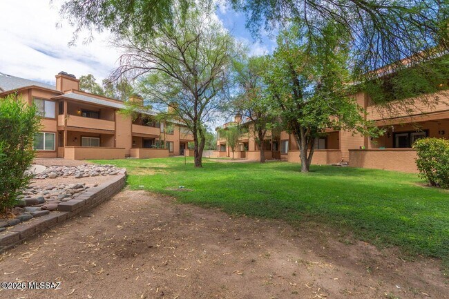 Building Photo - 5664 S Wood Crest Dr