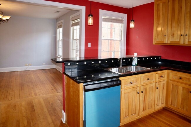 Building Photo - THIS IS THE ONE 2 Bedroom 2 Bath Condo in ...