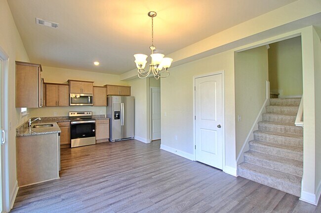 Building Photo - 711 Mill Creek Cir