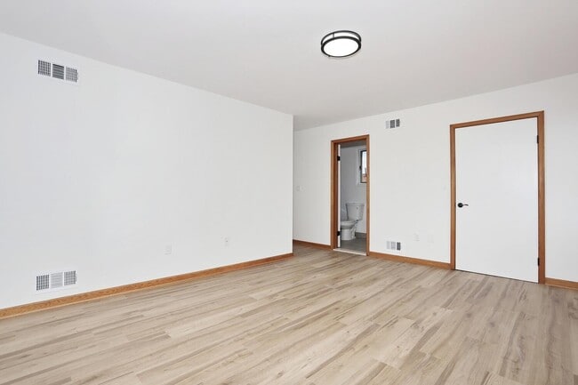 Building Photo - 1150 70th St