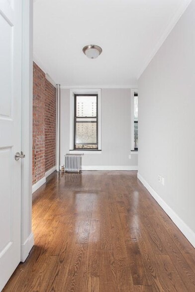 Building Photo - 436 W 52nd St