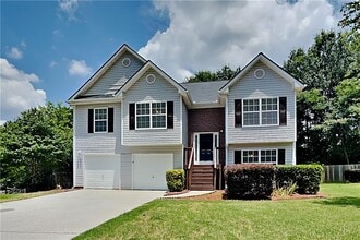 Building Photo - 405 Aristocrat Dr SW