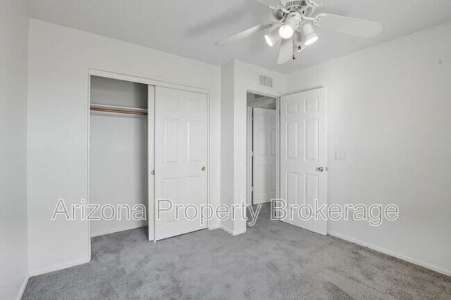 Building Photo - 17516 W Maui Ln