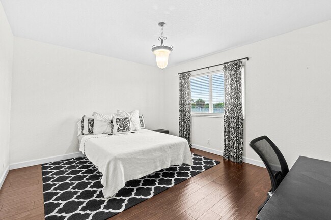 Building Photo - 122 Bayfront Dr