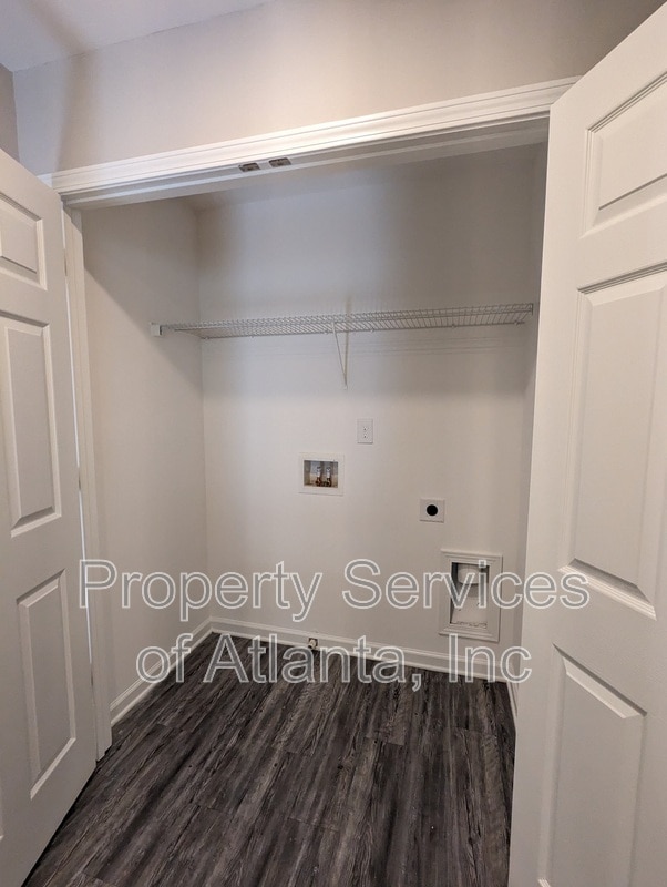 Building Photo - 4443 Pinscher St