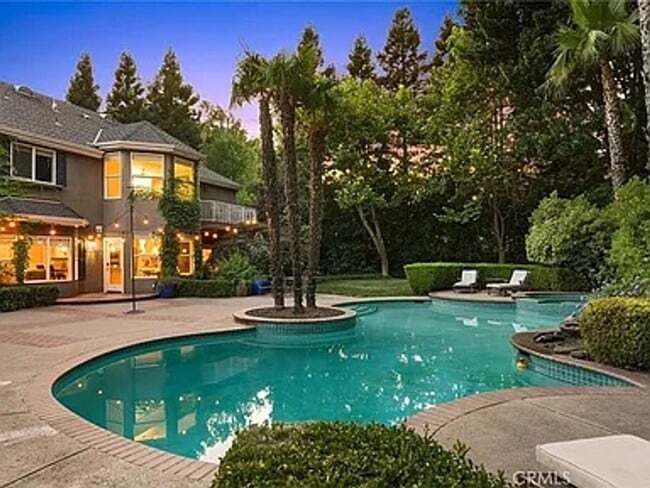 Building Photo - Custom built home with an AMAZING resort l...