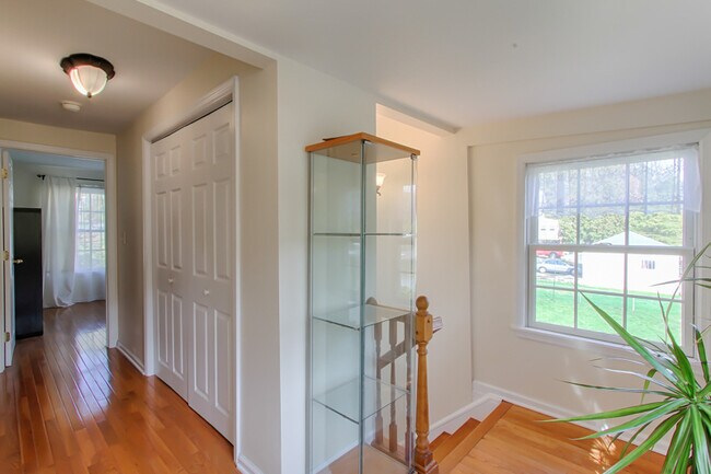 Building Photo - 16 Mendham Ave