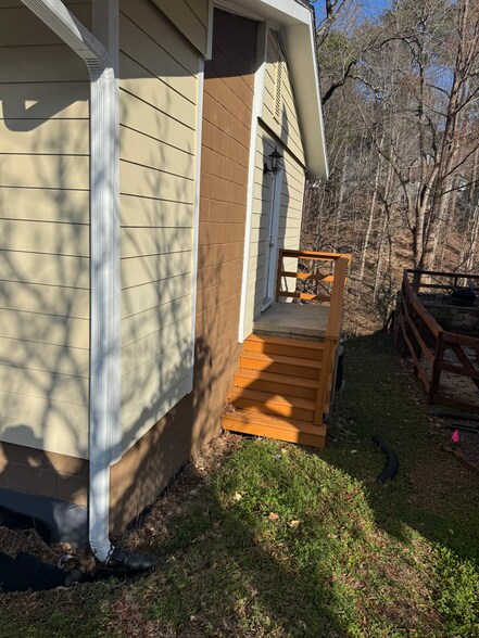 Building Photo - 514 Hillsborough St