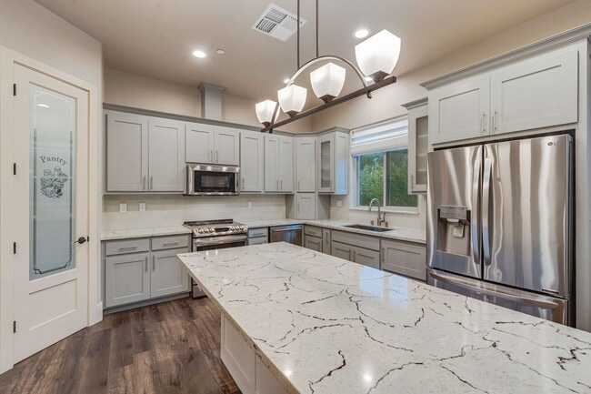 Building Photo - Utilities Included! Luxury Single-Story Ho...