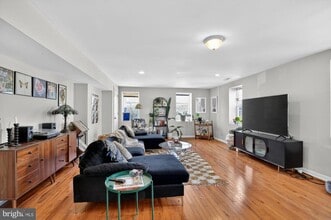 Building Photo - 1127 E Susquehanna Ave