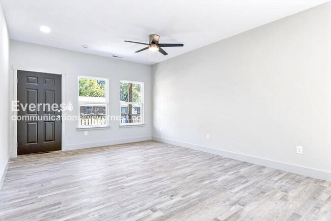 Building Photo - 1617 Roanoke Ave