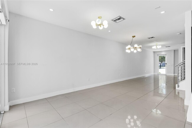 Building Photo - 6410 NW 105th Pl