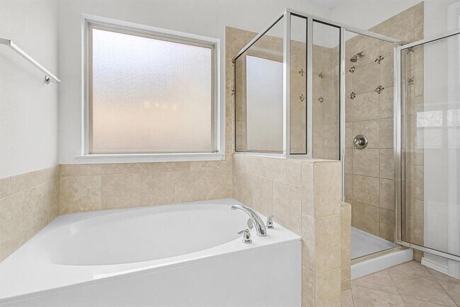 Building Photo - 501 Silver Trail