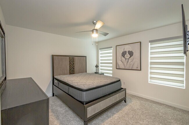 Building Photo - 423 Deer Path Lp