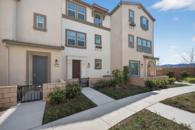 Building Photo - 40379 Melrose Dr