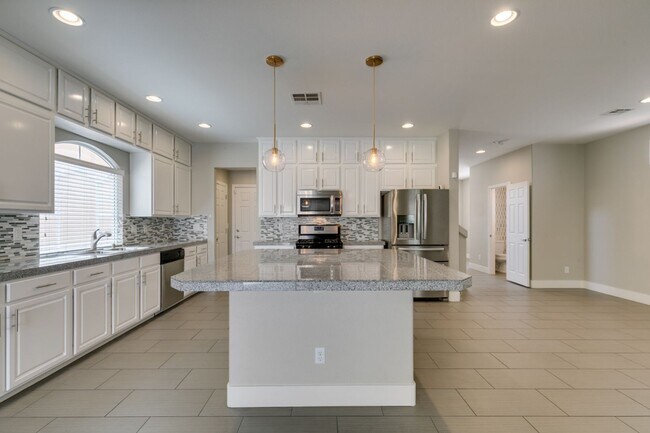 Building Photo - 4586 W Camero Ave