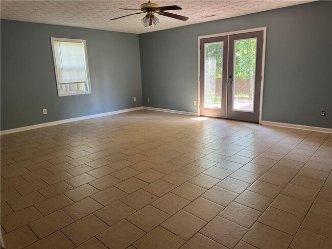 Building Photo - 4170 Longmont Dr