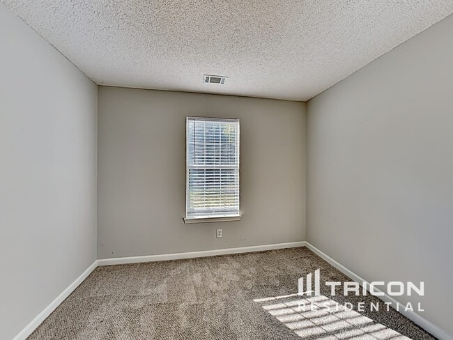 Building Photo - 215 Winterville Dr