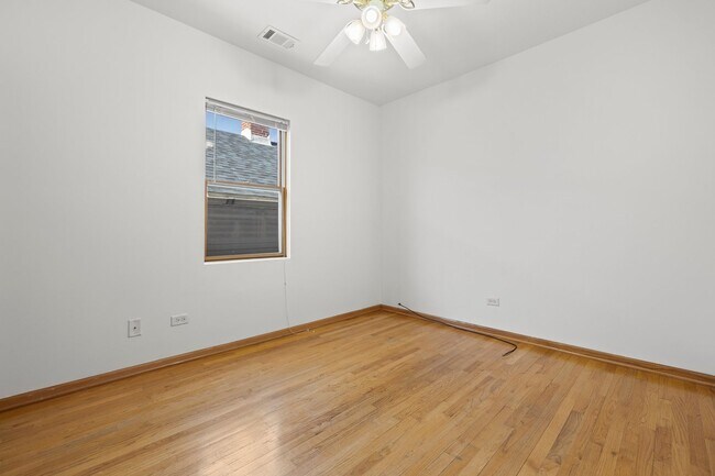 Building Photo - 613 W 43rd Pl