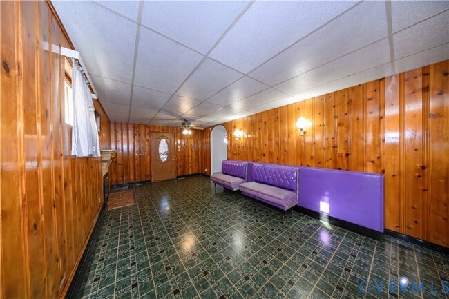 Building Photo - 209 Poe St