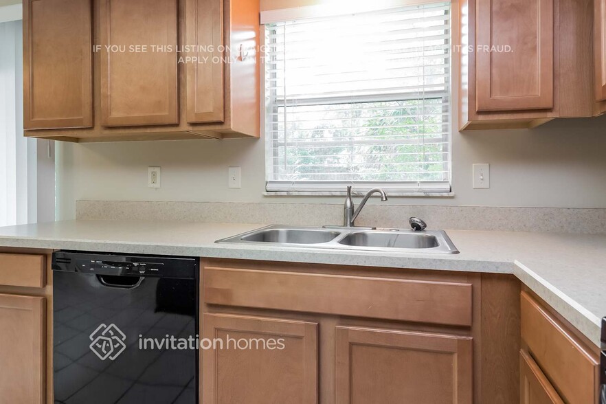 Building Photo - 102 Leyburn Pl