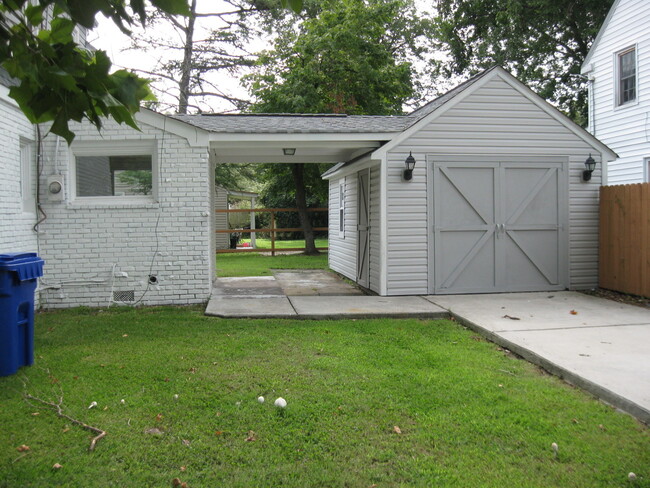 Building Photo - Lovely 3 Bed 1.5 Bath Home in Portsmouth