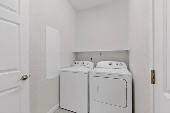 Building Photo - 4 Avenida Vista Esquisita