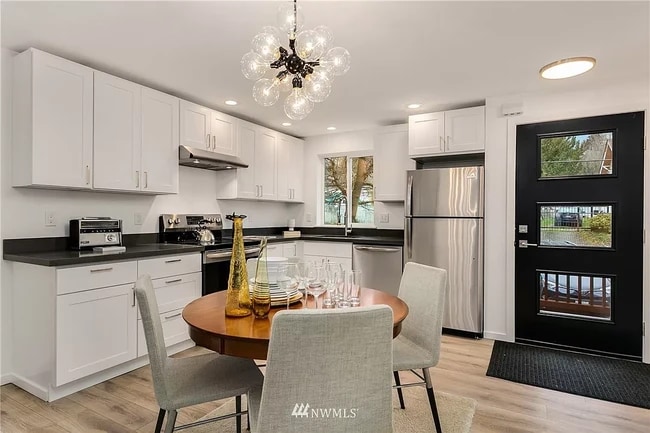 Building Photo - 1758 16th Ave. S