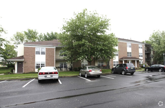 Primary Photo - Briarwood Apartments