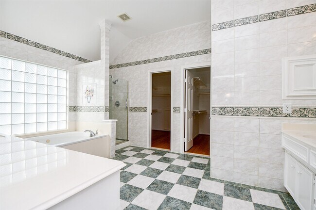 Building Photo - 12307 S Shadow Cove Dr